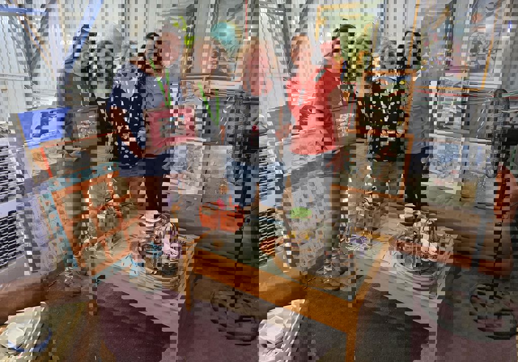 המשפחות של חזית הבית 130
