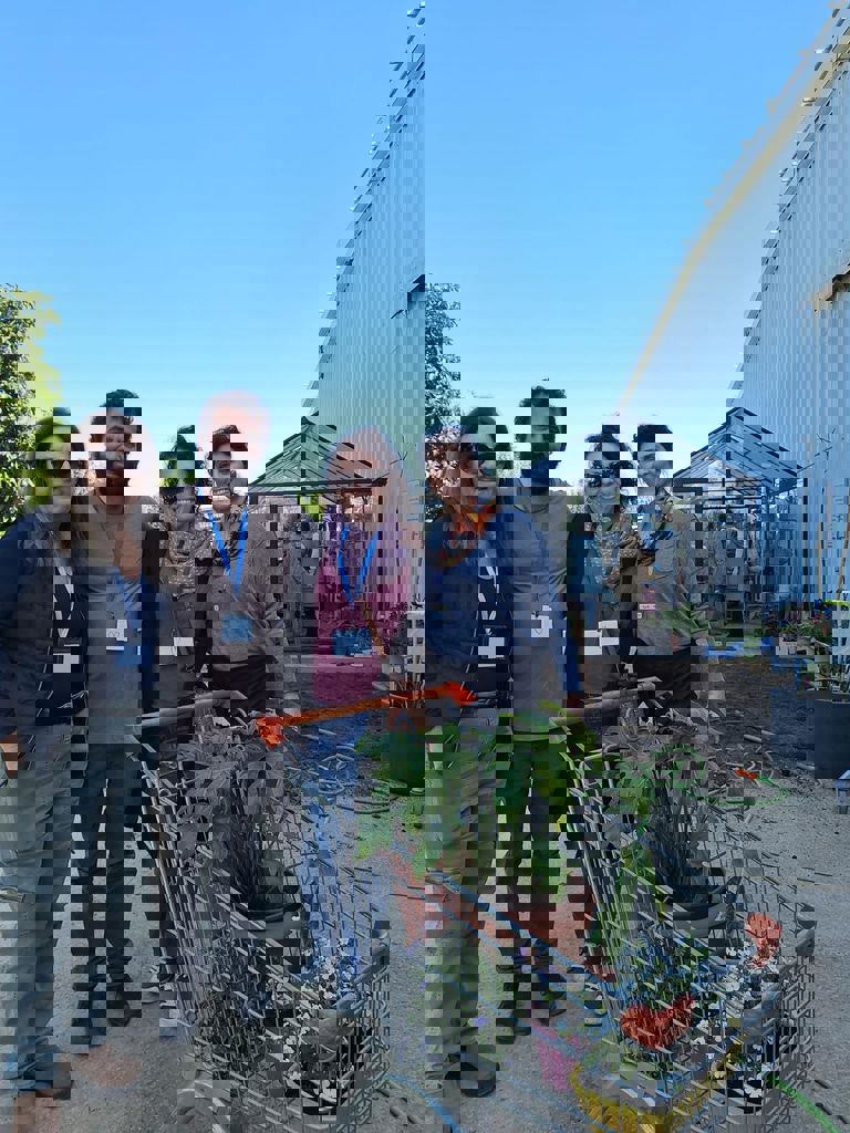 המשפחות של חזית הבית 6