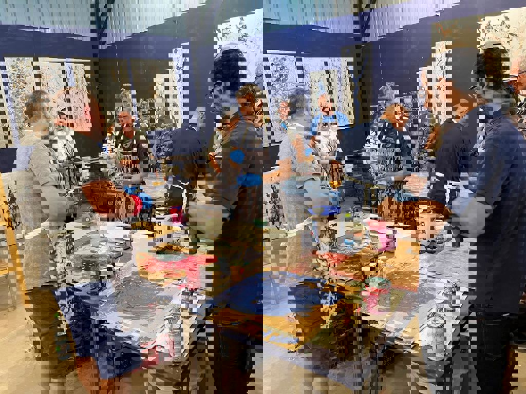 יום המעשים הטובים חזית הבית 22